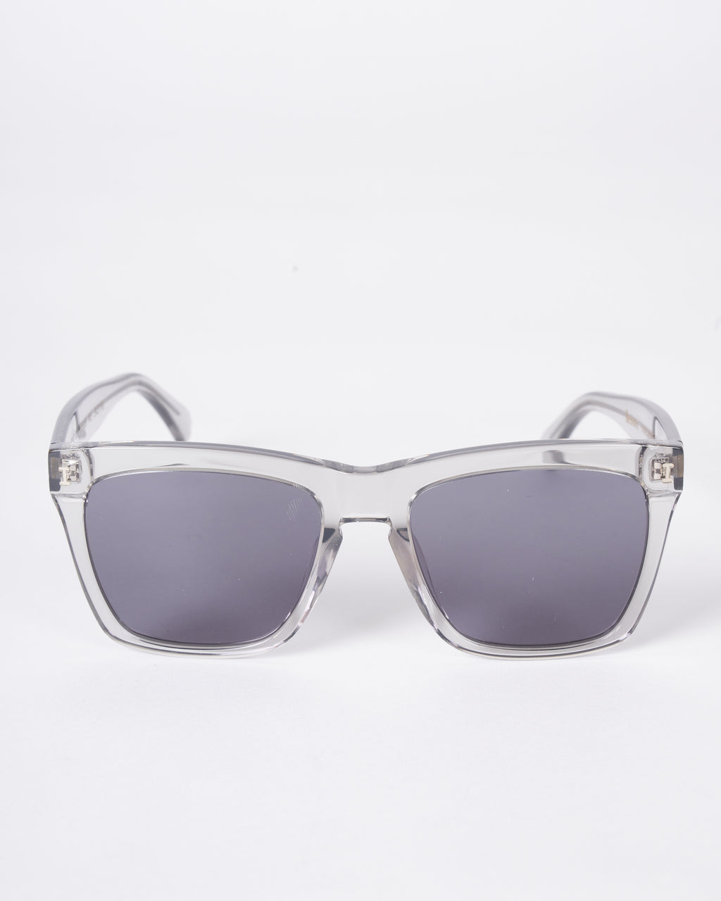 ILLESTEVA Los Feliz Sunglasses in Smoke / Grey Illesteva Sunglasses Los Feliz - Black/Grey at Amazon  main image 3