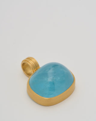 aquamarine cabochon pendant