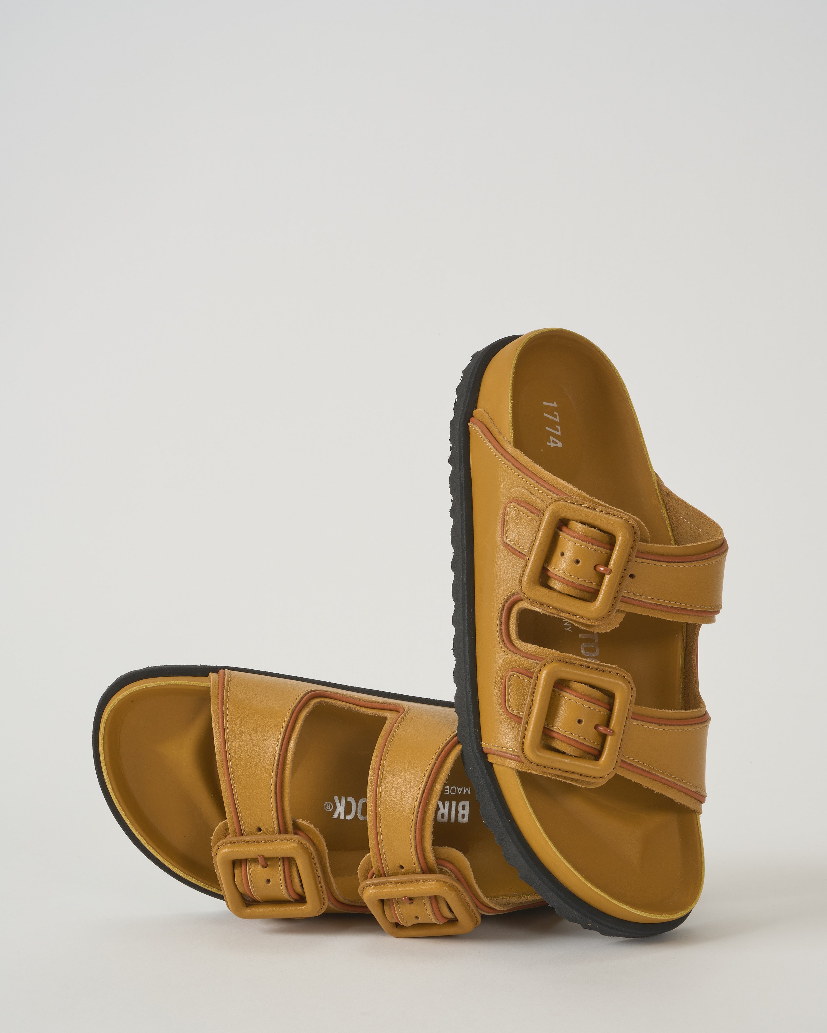 ビッキーです Birkenstock 1774 Arizona Leather Buckle Exq 1774 Mustard Brown