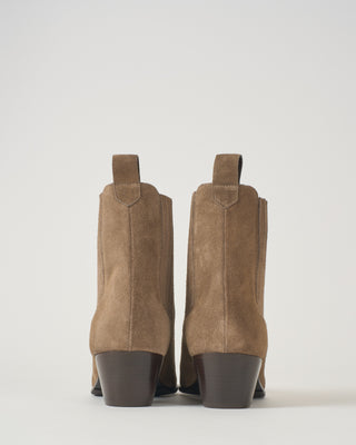 cody low chelsea boot