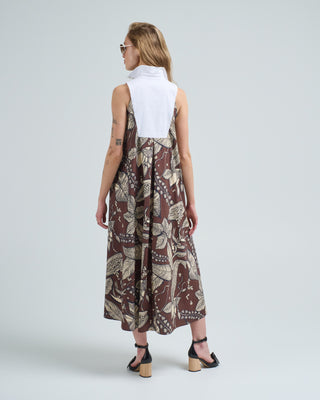 collared sleeveless dress