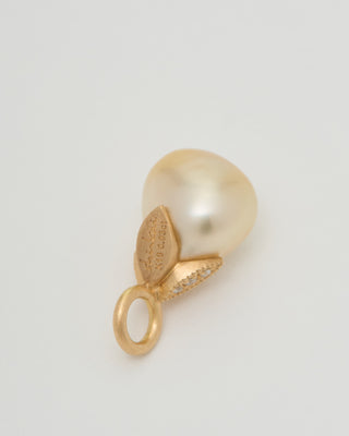 coronet golden pearl pendant