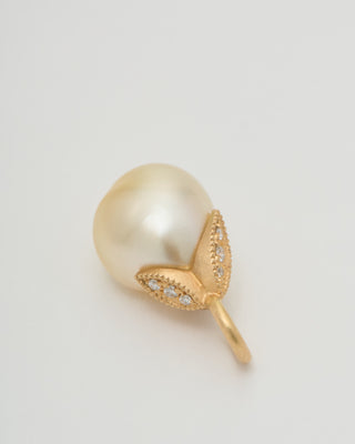 coronet golden pearl pendant