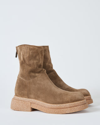 crepe bottom boot w/ back zipper