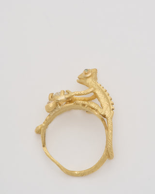 diamond ring with chameleon