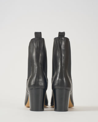 elin short square toe chelsea boot with heel