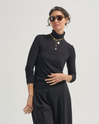 elongated fitted turtleneck