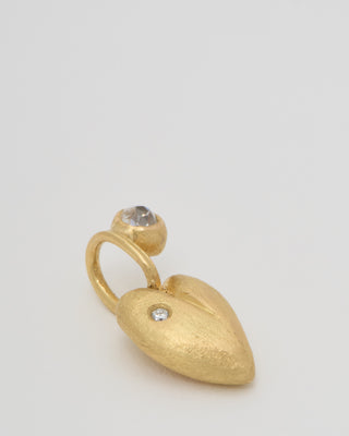 gold heart pendant