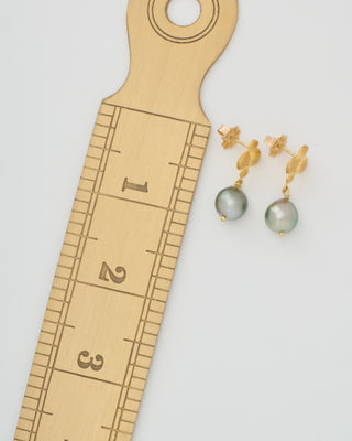 gold quatrefoil and pearl drop earrings
