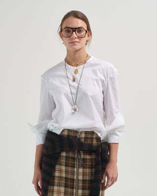 hande shirt