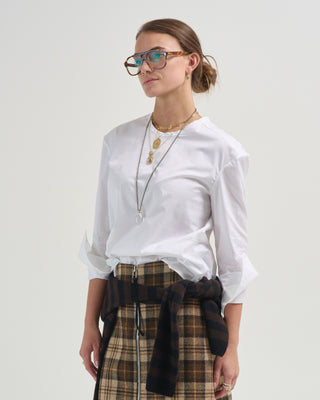 hande shirt