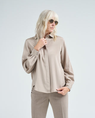 hidden button blouse w/ pleated back