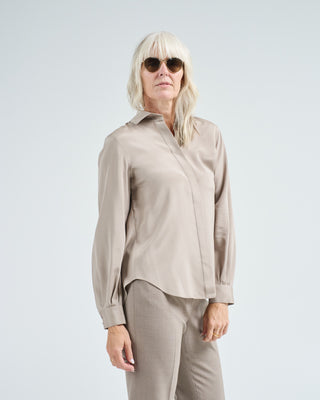 hidden button blouse w/ pleated back