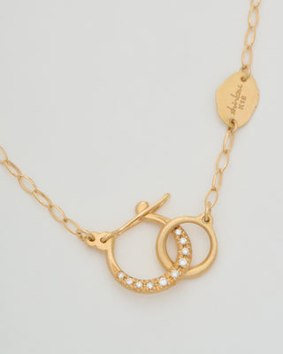 hung gold necklace