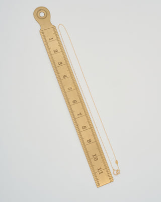 hung gold necklace