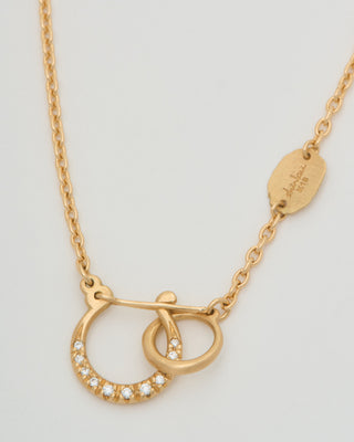 hung gold necklace