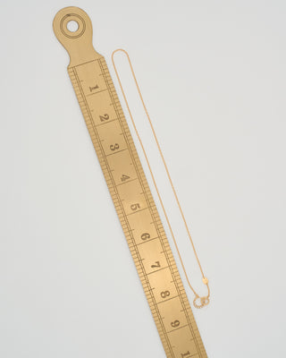 hung gold necklace