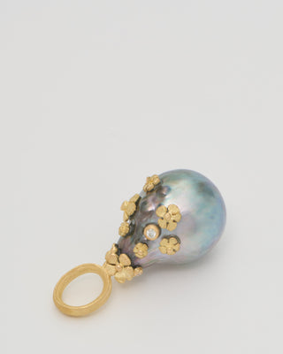 large pearl pendant with flowers