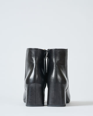 leather square toe inside zipper boot