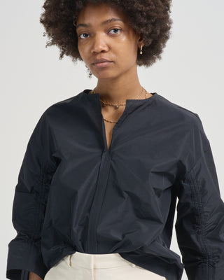 long sleeve v neck shirt