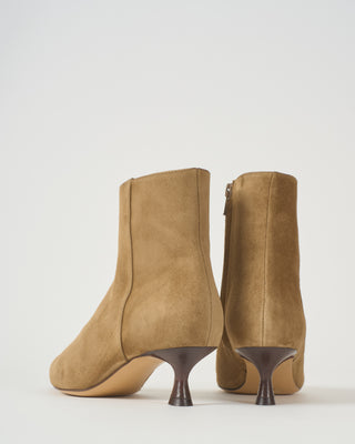 naomi tr kitten heel point toe low boot