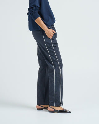 nylon piped jogger