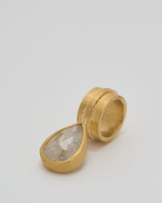 pear shaped diamond pendant