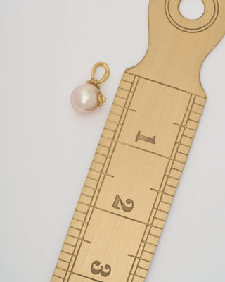pink fresh water pearl pendant with flower