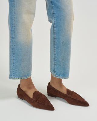 pointed toe loafer