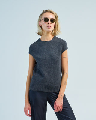 sleeveless sweater