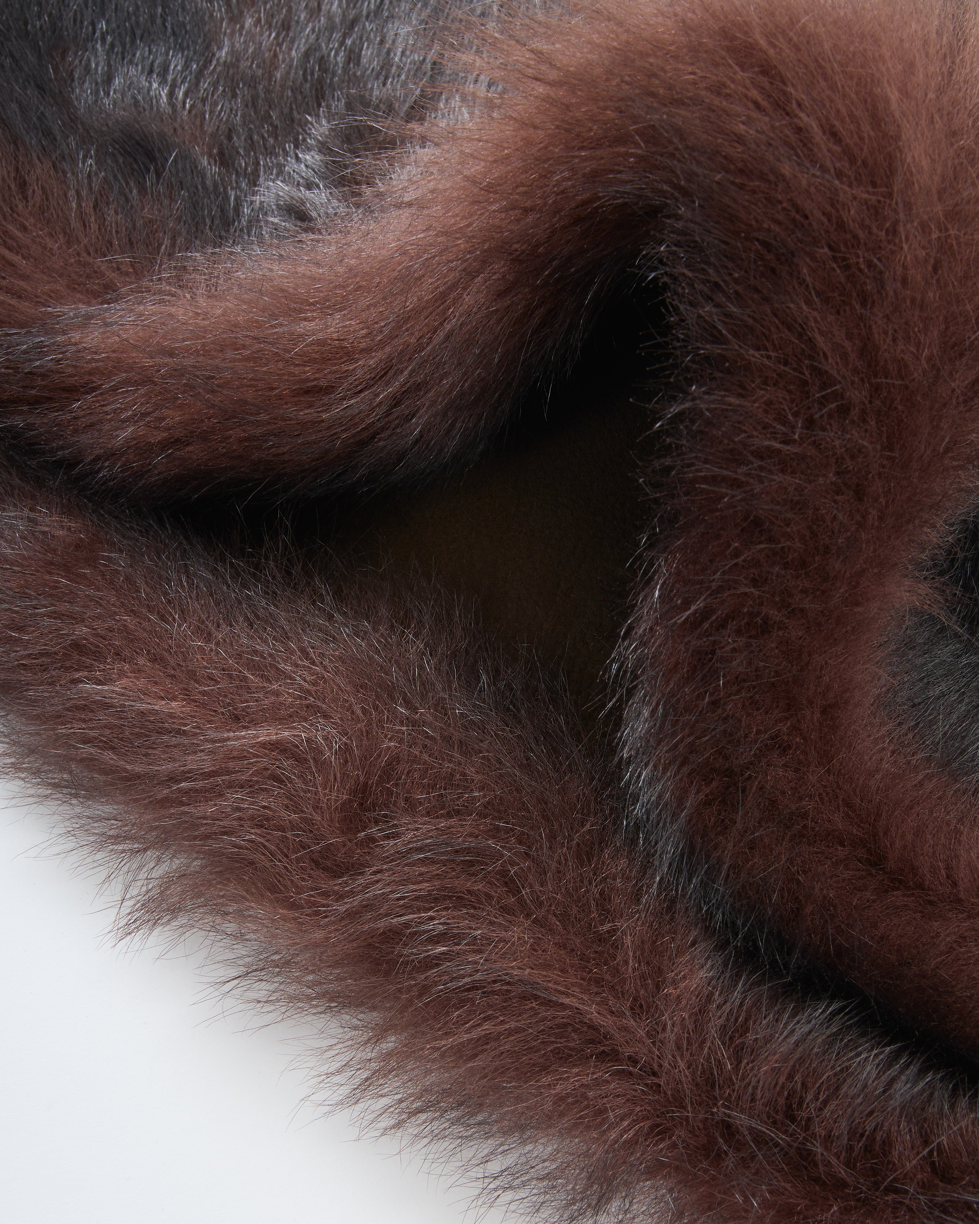 GUSHLOW &amp; COLE 3wayファーストール Gushlow And Cole Shearling Shawl Scarf With Leather Tie Dark Brown Tip