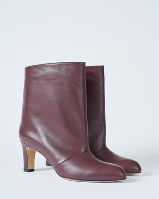 short boot wide shaft