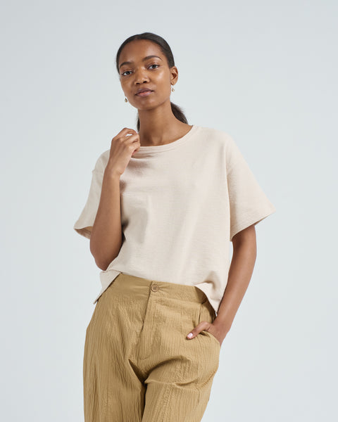 7115 By Szeki Signature Cropped Tee Oatmeal