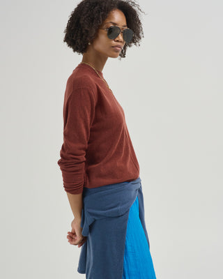 skinlike mercerized wool crewneck pullover