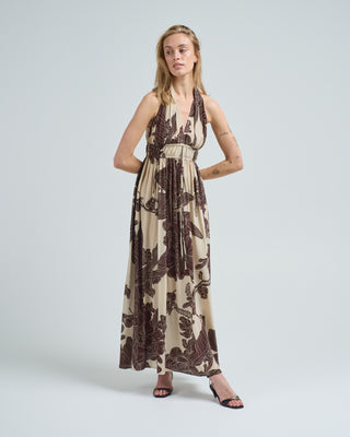 sleeveless dress