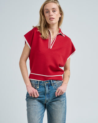 sleeveless knit top with contrasted lines