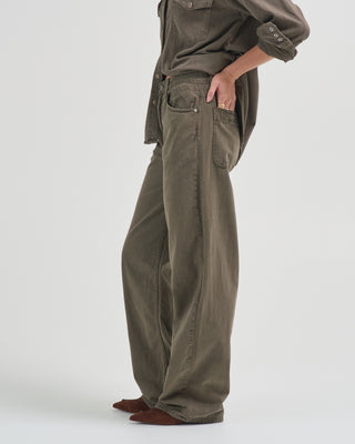 song sung blue pants