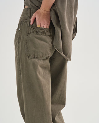song sung blue pants