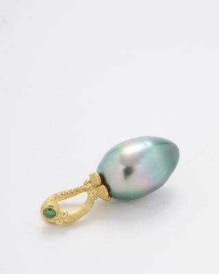 tahiti pearl pendant w/ green diamond