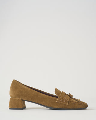 tate square toe pump with tassel