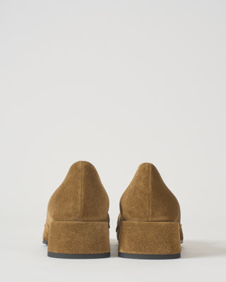 tate square toe pump with tassel