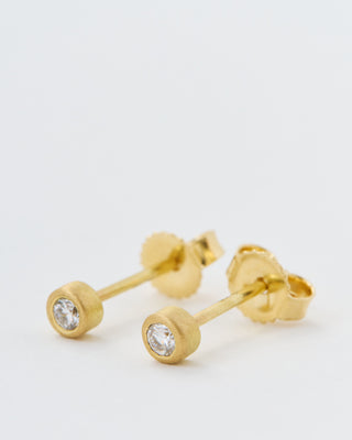 teeny 3pt diamond studs