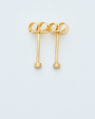 teeny .75pt diamond studs