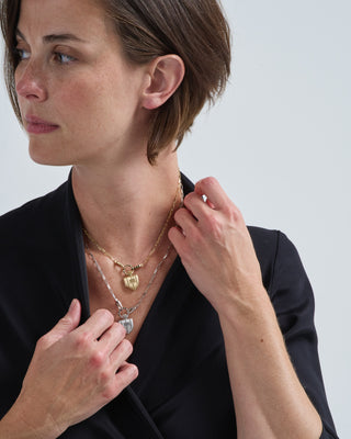 the curiouser vault w/ 14k paperclip chain stripe