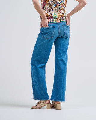 the mid rise lasso sneak