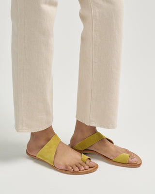 thong flat sandal