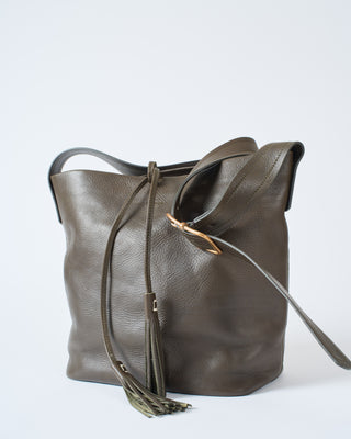 victoria bucket bag