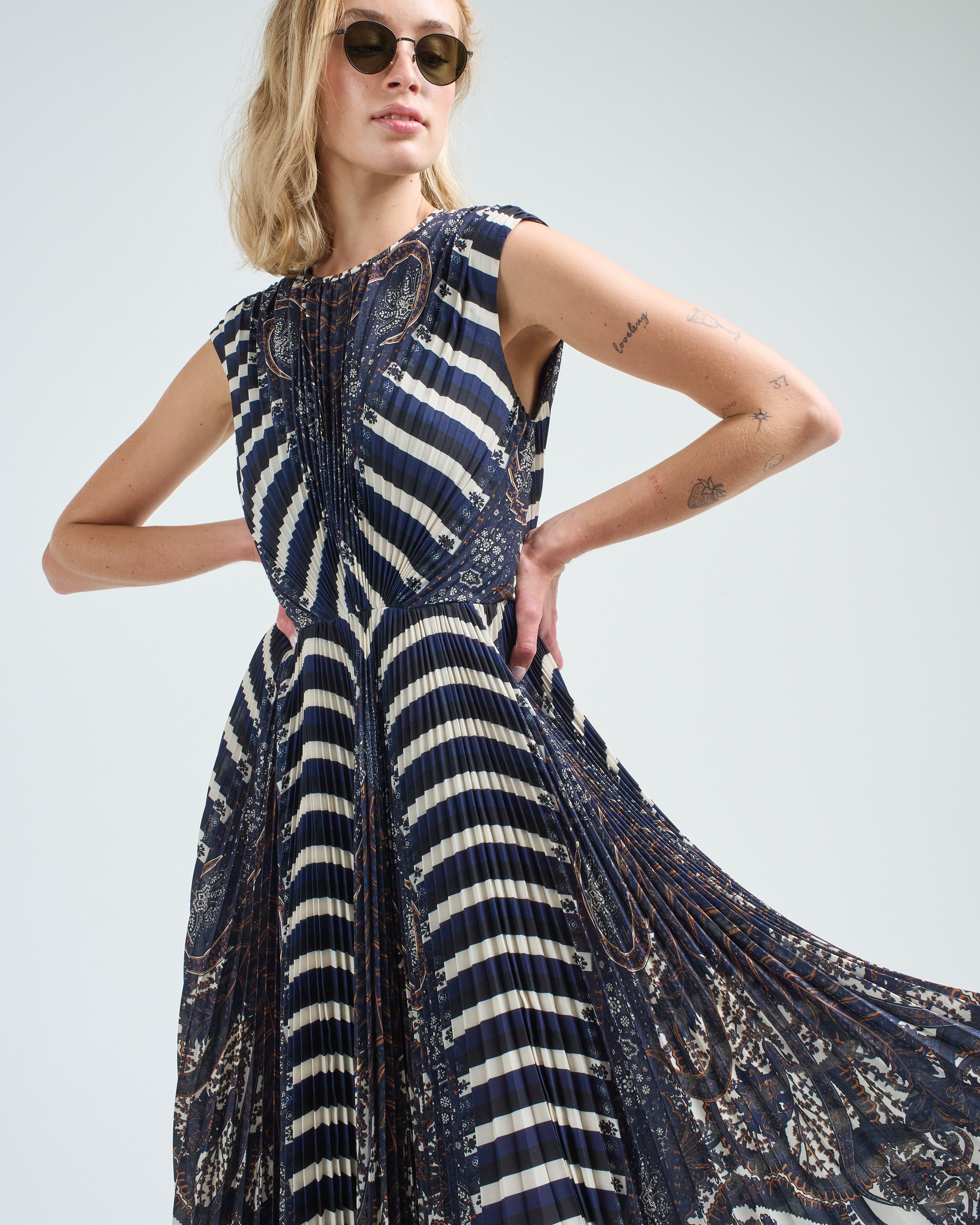 Ulla Johnson Violeta Pleated Sleeveless Midi Dress Eclipse Ulla Johnson Violeta Pleated Sleeveless Midi Dress Eclipse