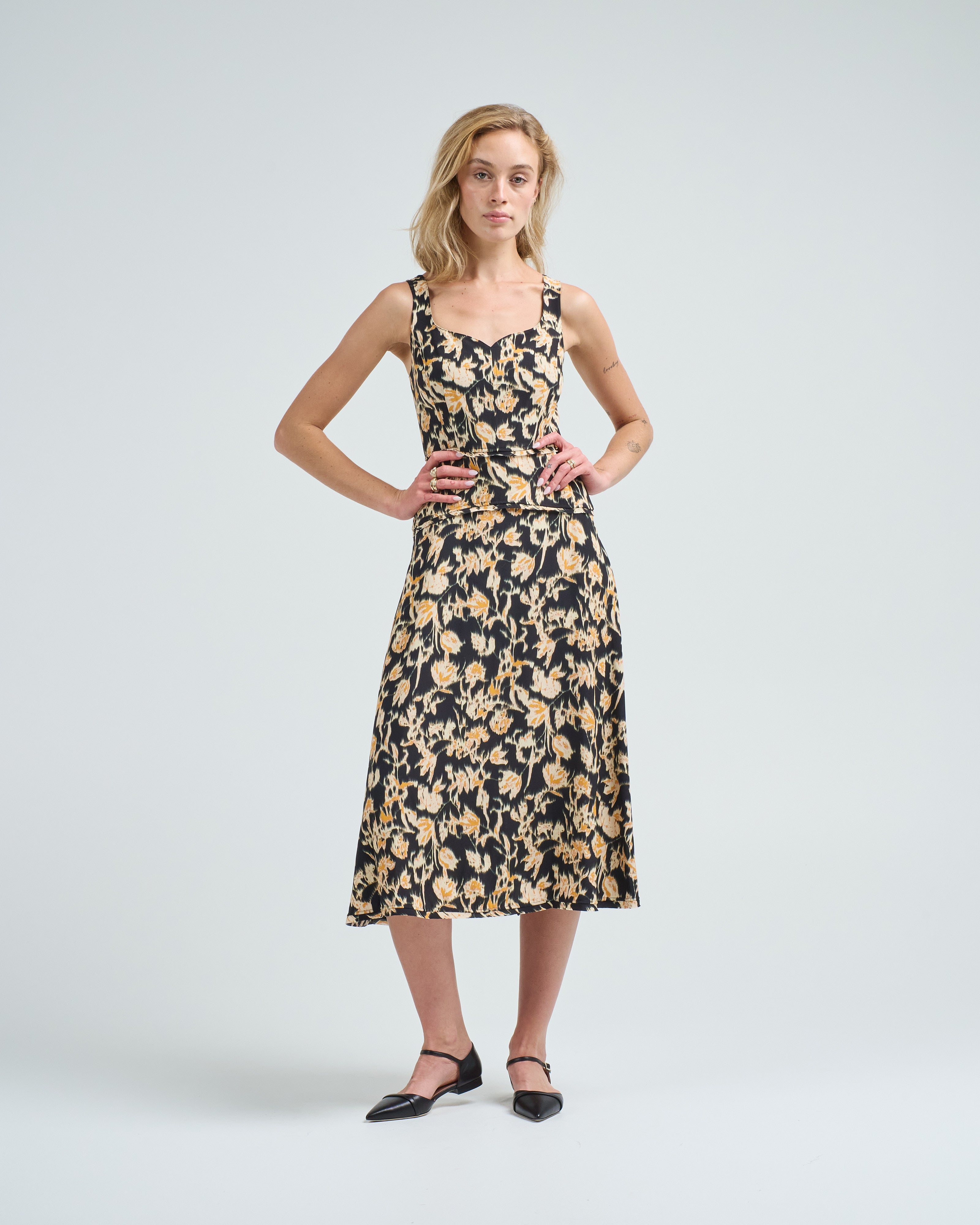 vivi_sweetheart_neckline_midi_