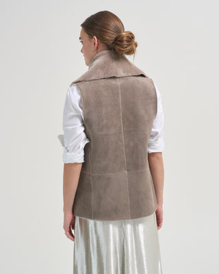 wide collared shawl gilet